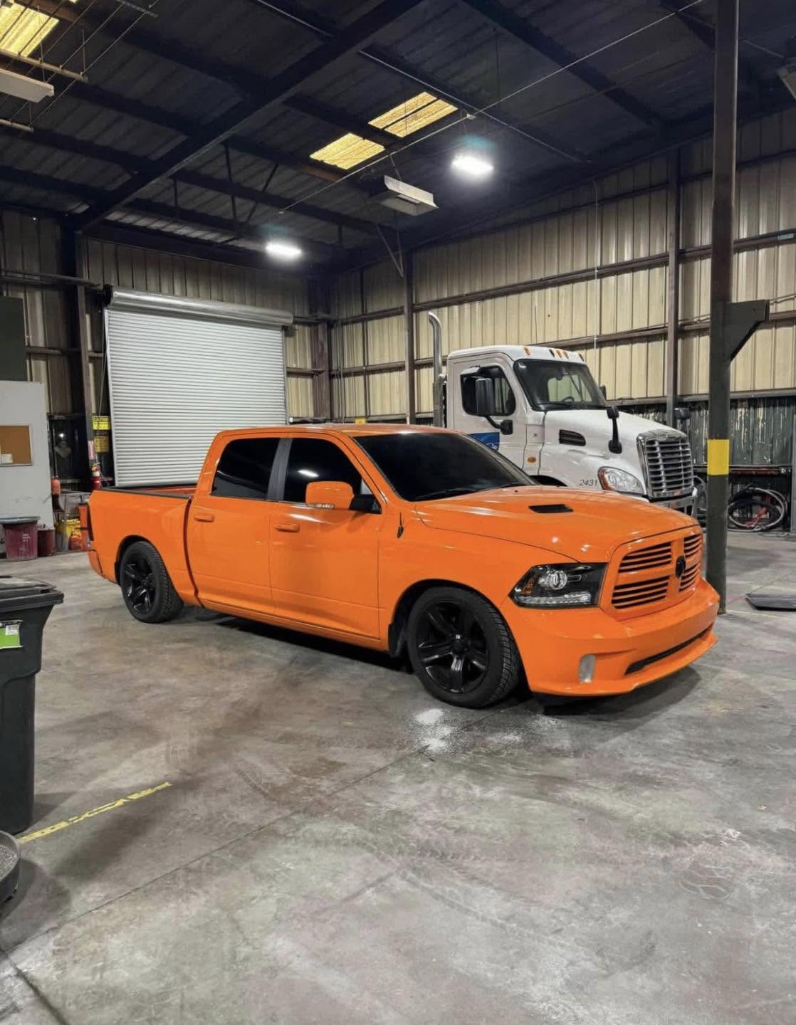 2017 RAM 1500 Sport 4x4 - Image 4
